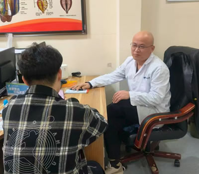 新疆|男科医师高朋磊：守护男性健康，专业男科诊疗